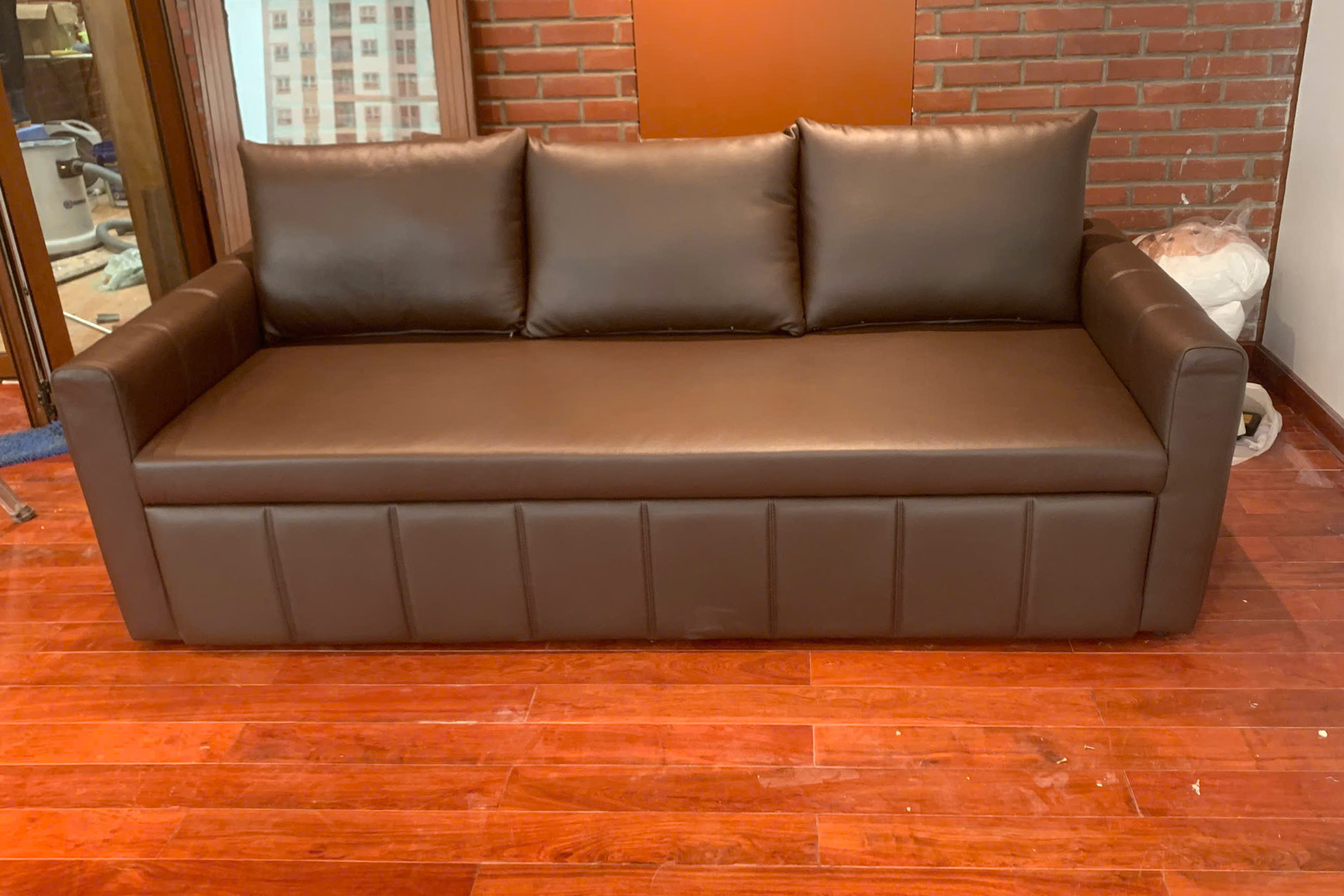 ERADO BÀN GIAO THÀNH CÔNG SOFA GIƯỜNG DA THẬT CHO GIA ĐÌNH ANH MINH Ở HOÀNG MAI